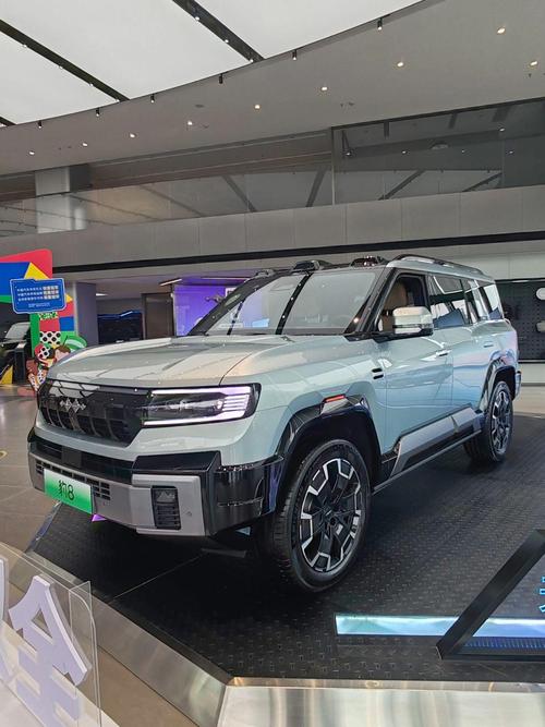 成都248比亚迪方程豹硬派越野的爆款，英菲尼迪35周年与你共成长